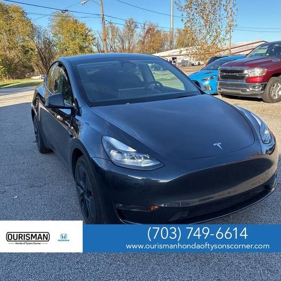 TESLA MODEL Y 2024 7SAYGDEE9RF165217 image